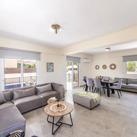 Chrystalla Villa Paralimni