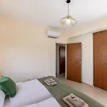 Chrystalla Паралимни