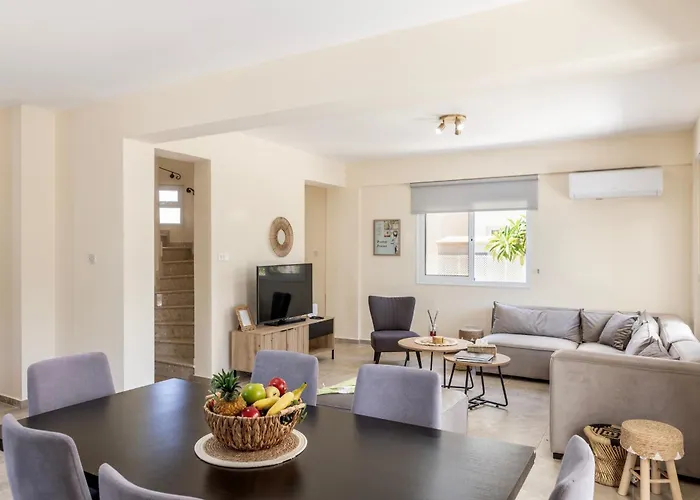 Chrystalla 빌라 파라림니