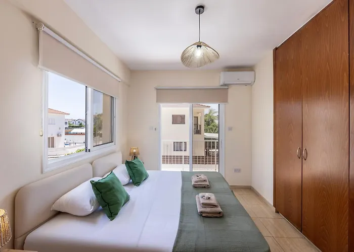 Chrystalla Vila Paralimni