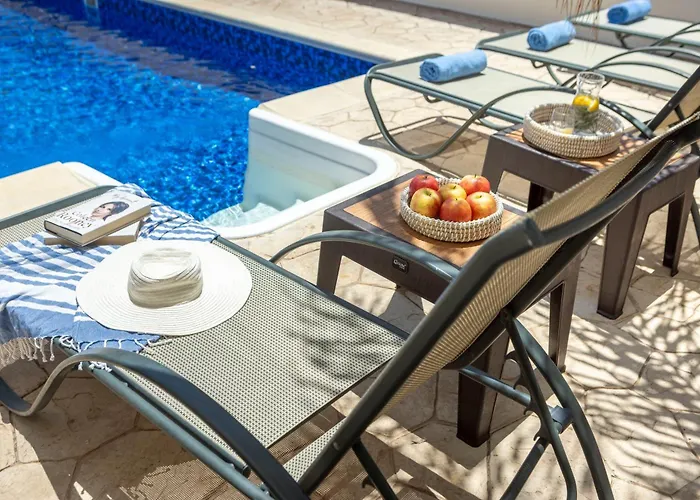 Chrystalla Vila Paralimni