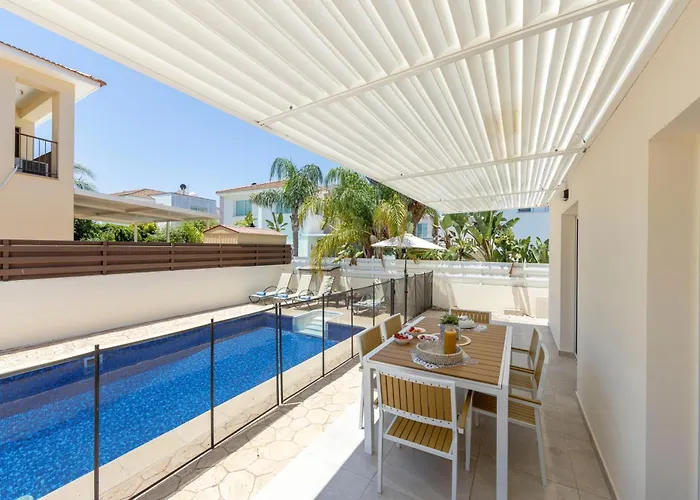 Vila Chrystalla Paralimni