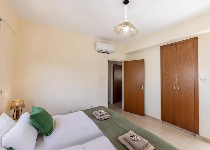 Chrystalla Paralimni